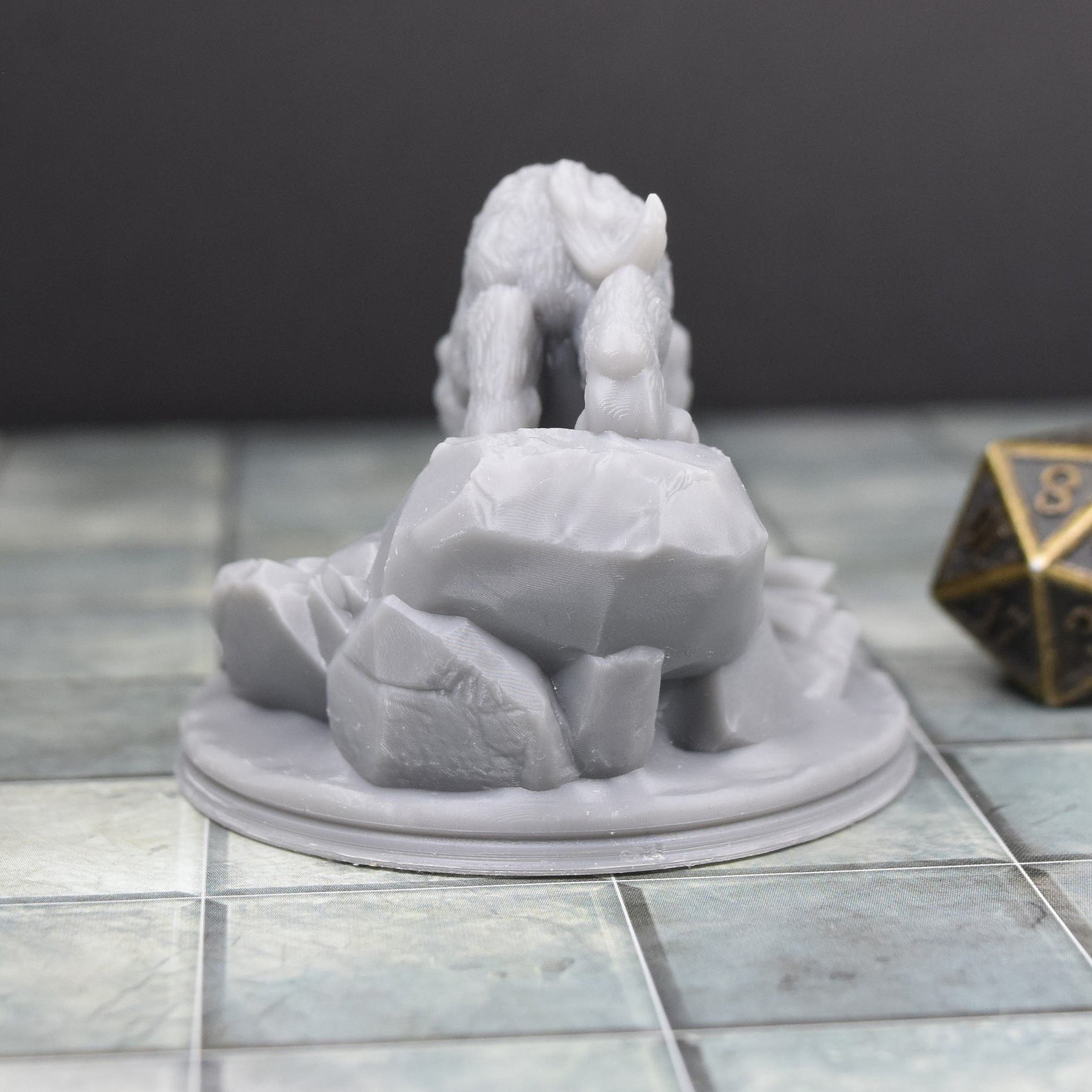 dnd miniature Sabertooth Sneaking for dungeons and slaying dragons in ...